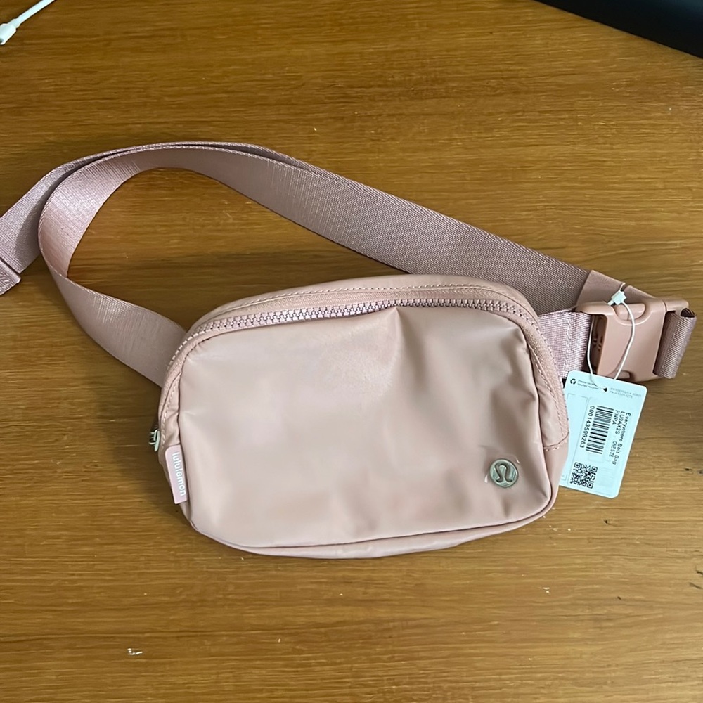 Lululemon Belt Bag - Pink Pastel
